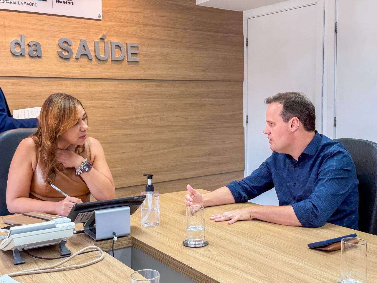 Júlio Pinheiro se reúne com Roberta Santana para levar mais investimentos para a saúde da Bahia