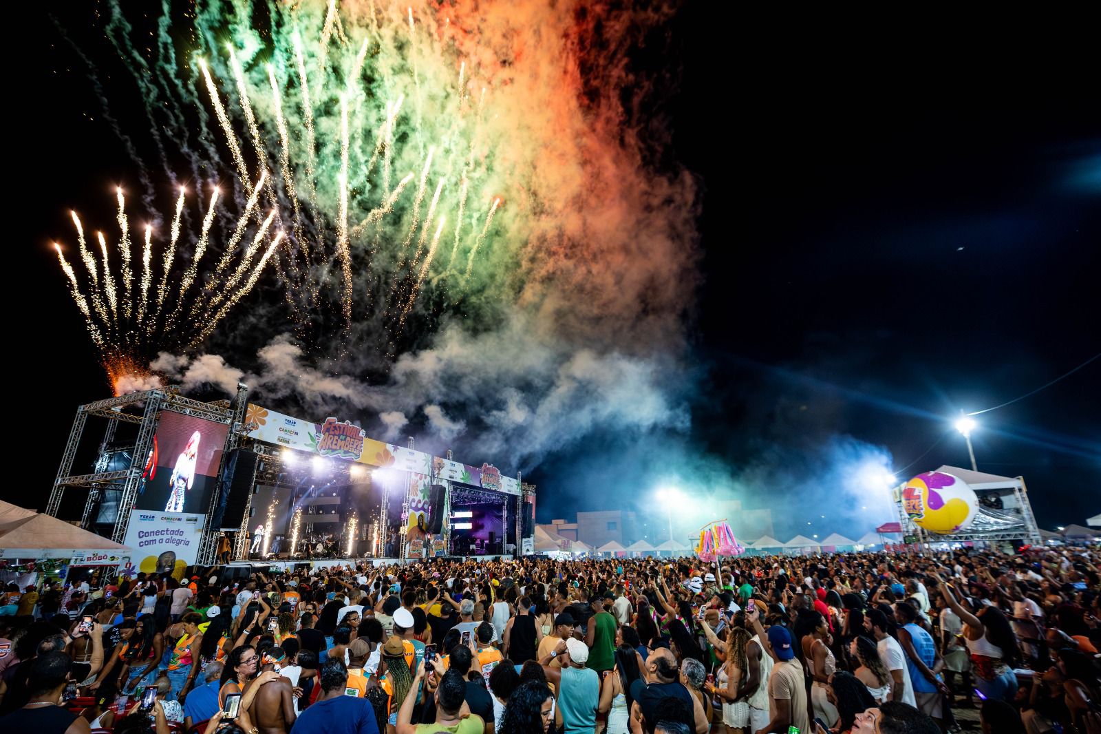 Palco Katita reúne multidão na segunda noite do Festival de Arembepe 2026