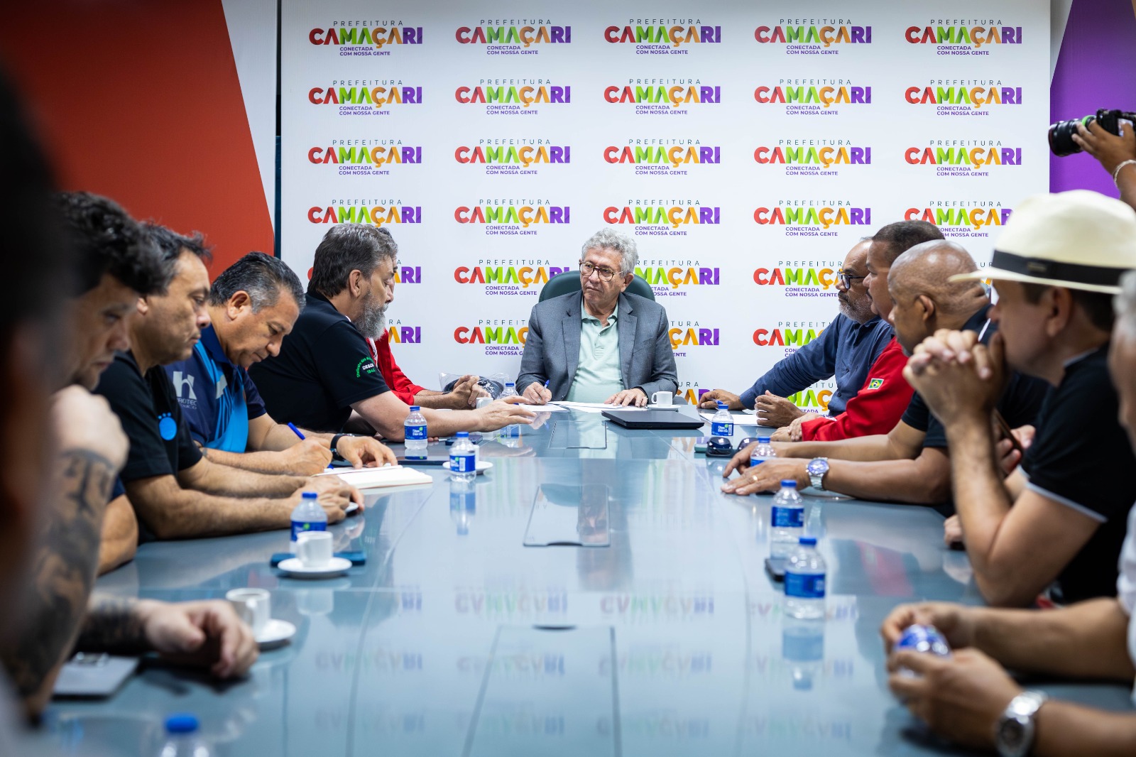 Prefeitura de Camaçari reforça diálogo com sindicatos sobre indústria pneumática e defesa dos trabalhadores