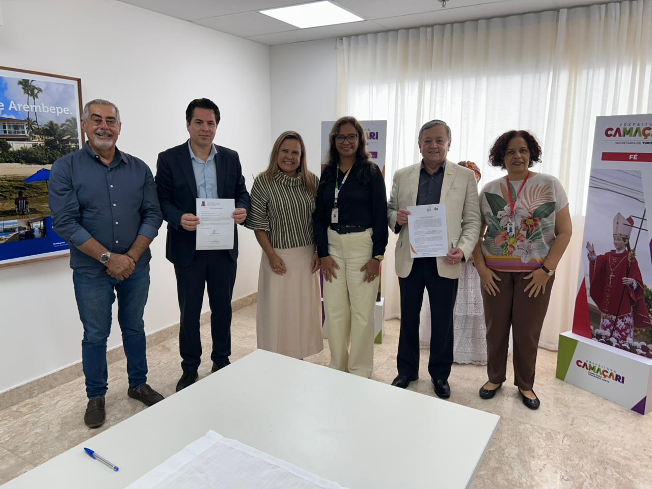 Parceria entre Setur e Senac garante Carreta Móvel de Gastronomia na orla de Camaçari