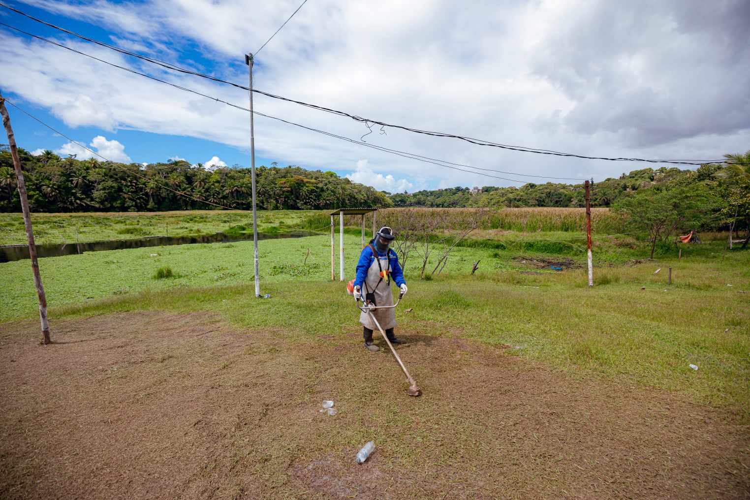 Ação integrada na Prainha de Areia Branca une limpeza, iluminação em LED e consciência ambiental