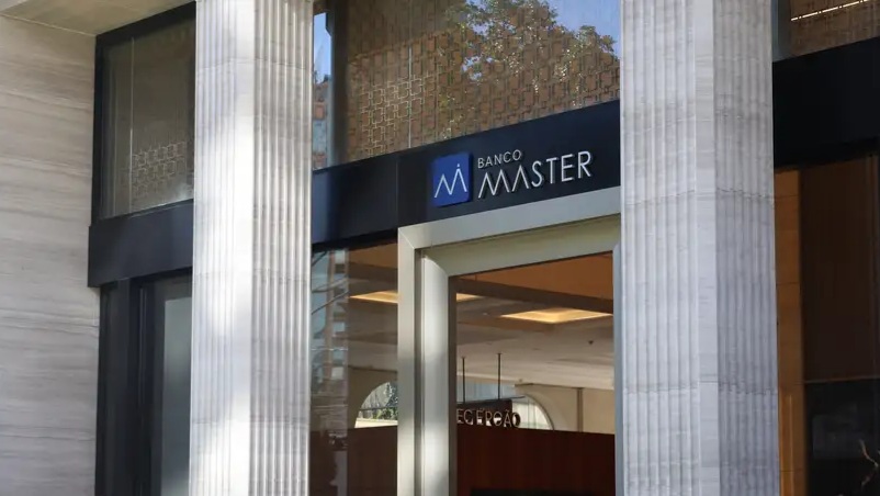 Receita revela mais milhões pagos pelo Banco Master a ACM Neto