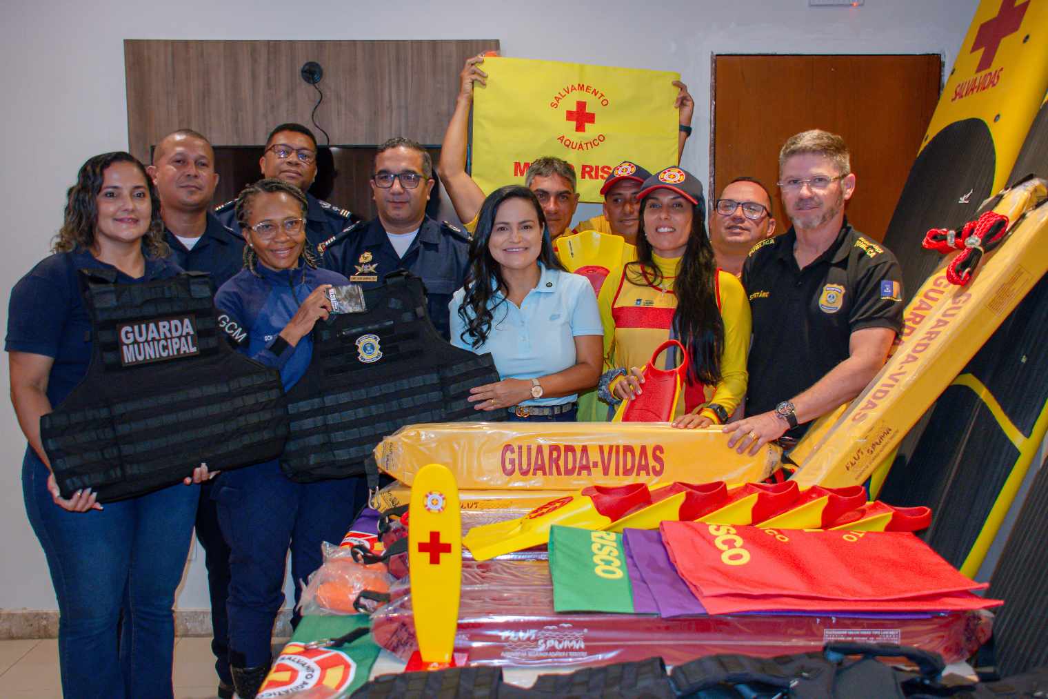 Débora entrega novos equipamentos para a Guarda Municipal e Salva-vidas em Lauro