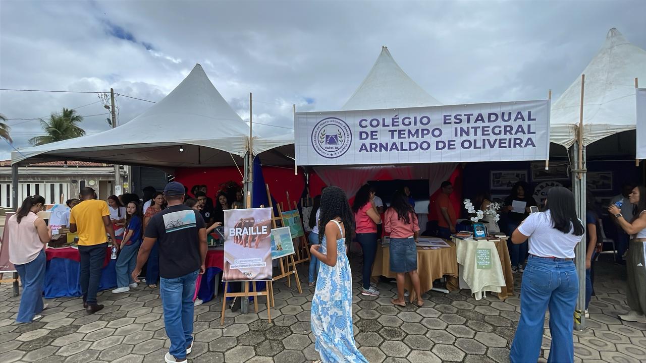 FliCaém reúne estudantes da rede estadual e celebra aniversário da cidade