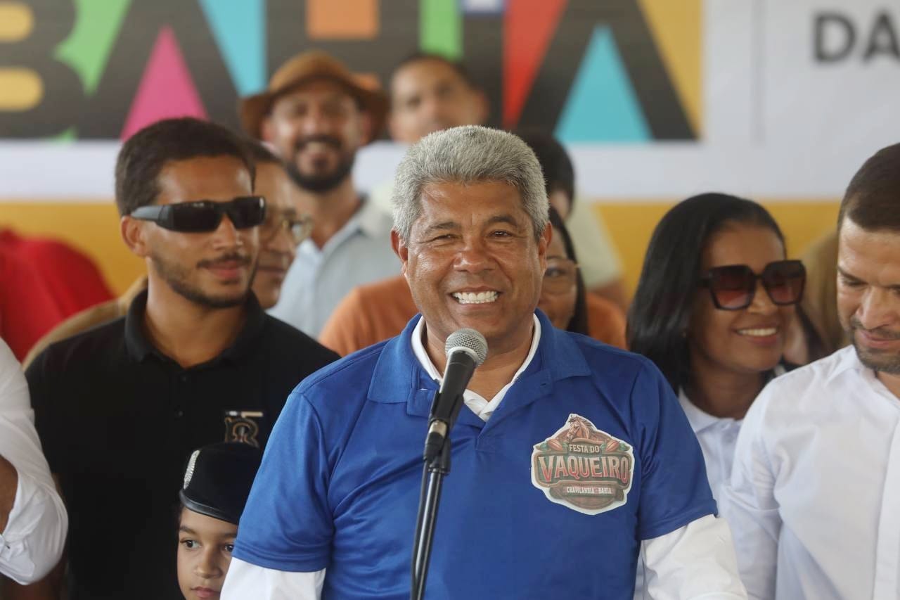 Em Cravolândia, Jerônimo autoriza obras de infraestrutura, saúde e educação