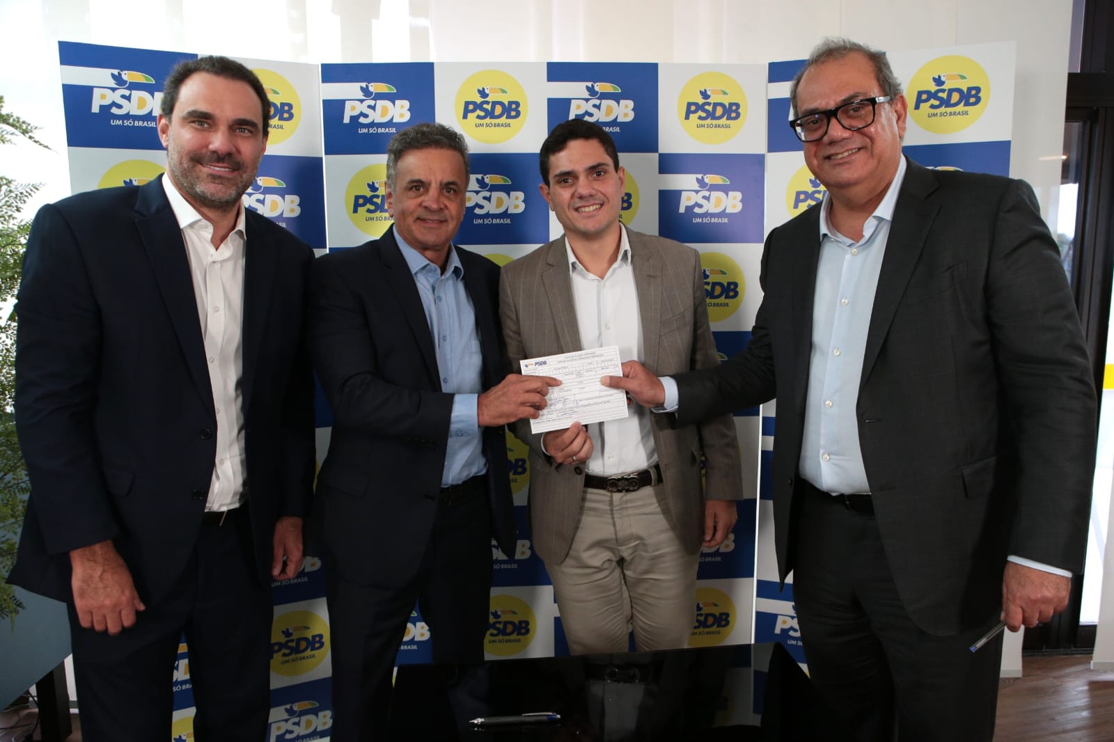 Pré-candidato a deputado federal, Carlos Muniz Filho filia-se ao PSDB