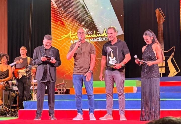 Camarote Brahma Salvador é eleito o melhor do Carnaval 2026 no Troféu Armandinho e Irmãos Macedo