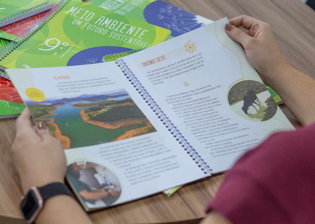 Prefeitura de Lauro distribui mais de 16 mil livros sobre meio ambiente para estudantes da rede municipal