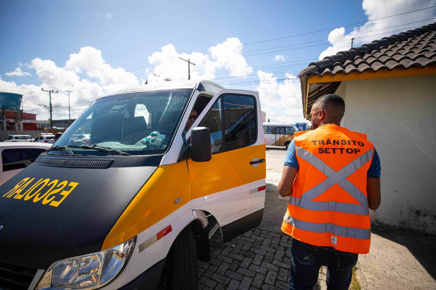 Lauro inicia vistoria obrigatória do transporte escolar nesta sexta