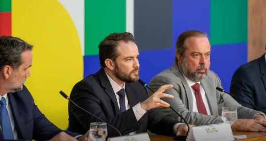 Governo eleva imposto do cigarro para bancar querosene e biodiesel