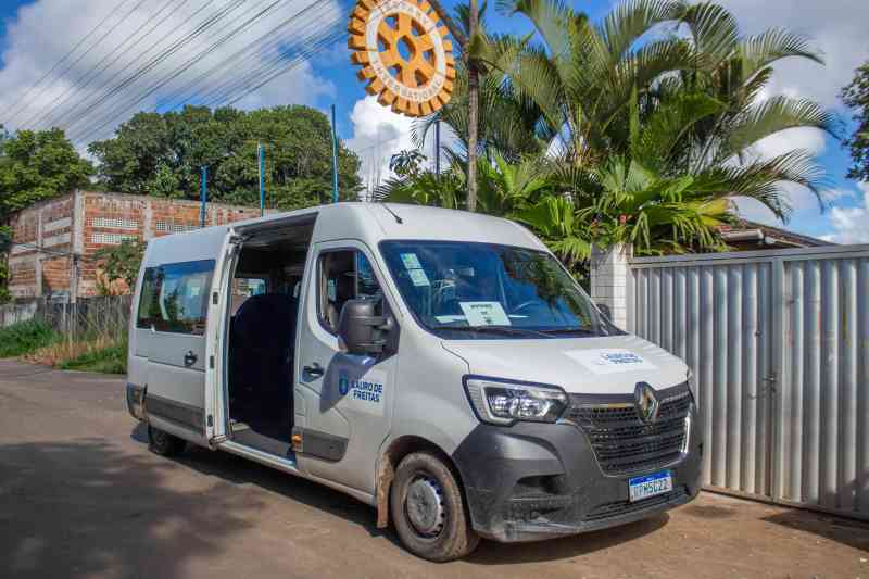 Prefeitura de Lauro implanta nova rota de transporte escolar para estudantes de Quingoma de Dentro