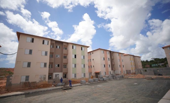 Camaçari registra 20 mil novas inscrições e atualizações cadastrais do Minha Casa, Minha Vida