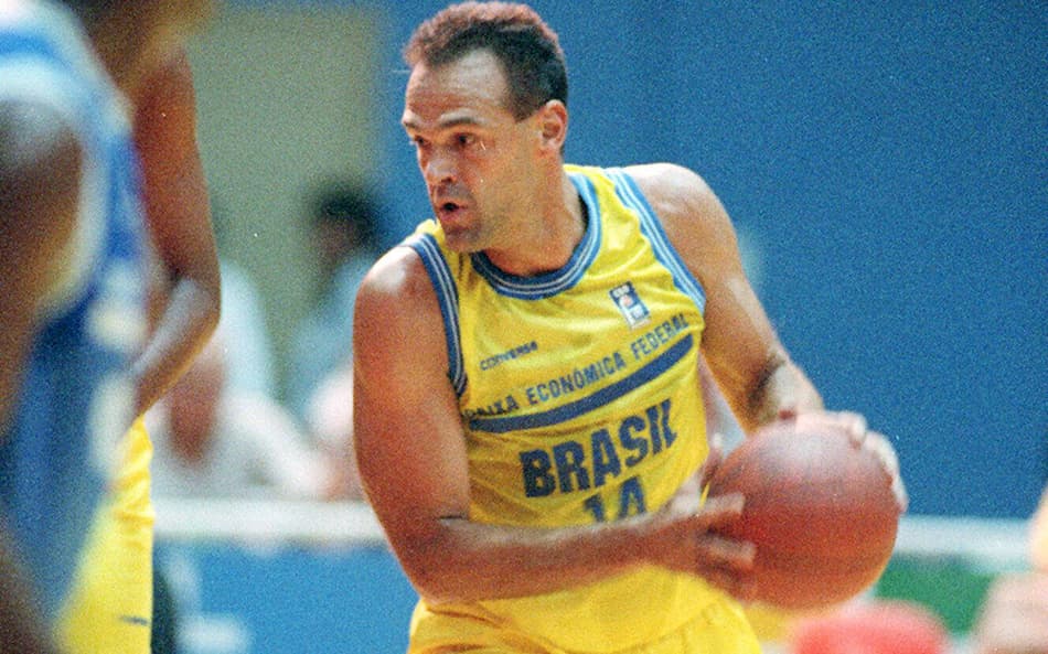 Jogador de basquete Oscar Schmidt morre aos 68 anos em São Paulo