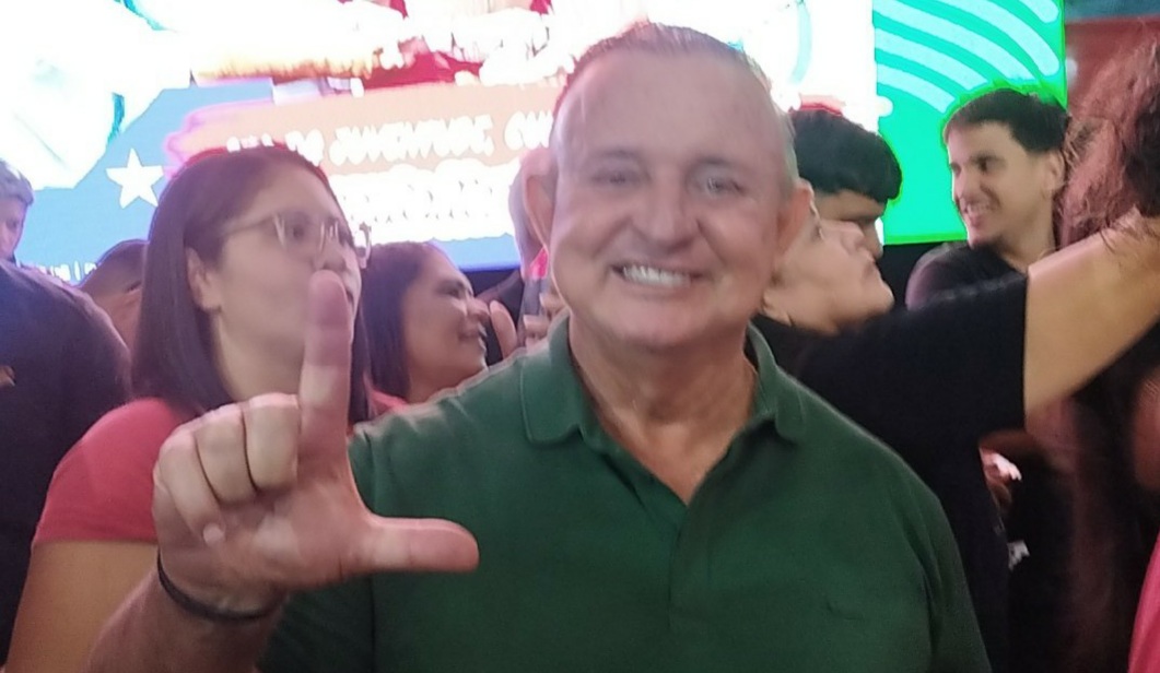 “Wagner foi um grande governador, Rui foi melhor e Jerônimo está conseguindo ultrapassar os dois”, afirma Adolfo Menezes