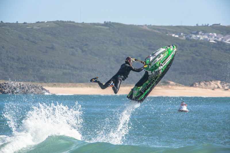 Pilotos de 10 países disputam Copa do Mundo Jet Waves neste final de semana em Guarajuba