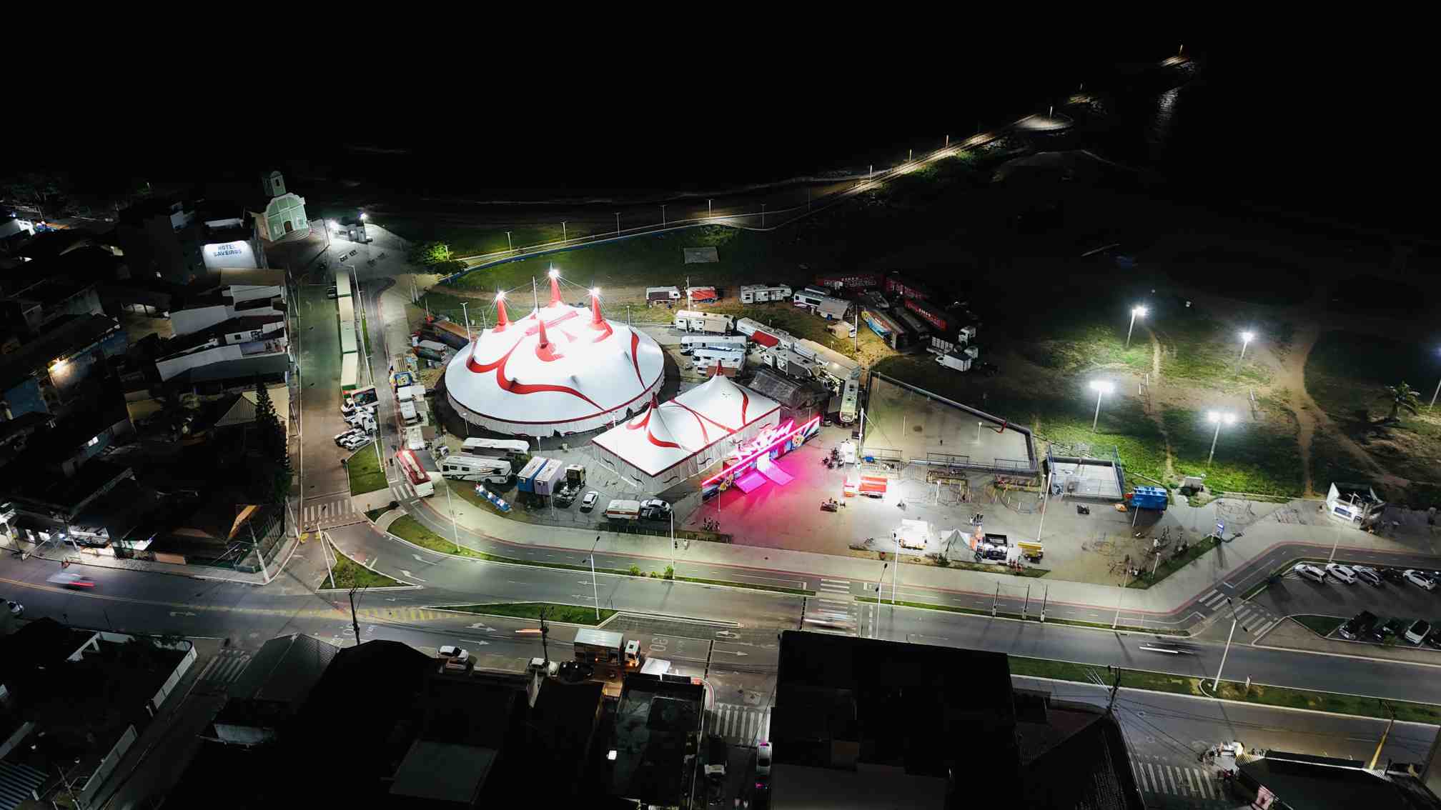 Circo Portugal Internacional chega em Lauro de Freitas com palco 360º