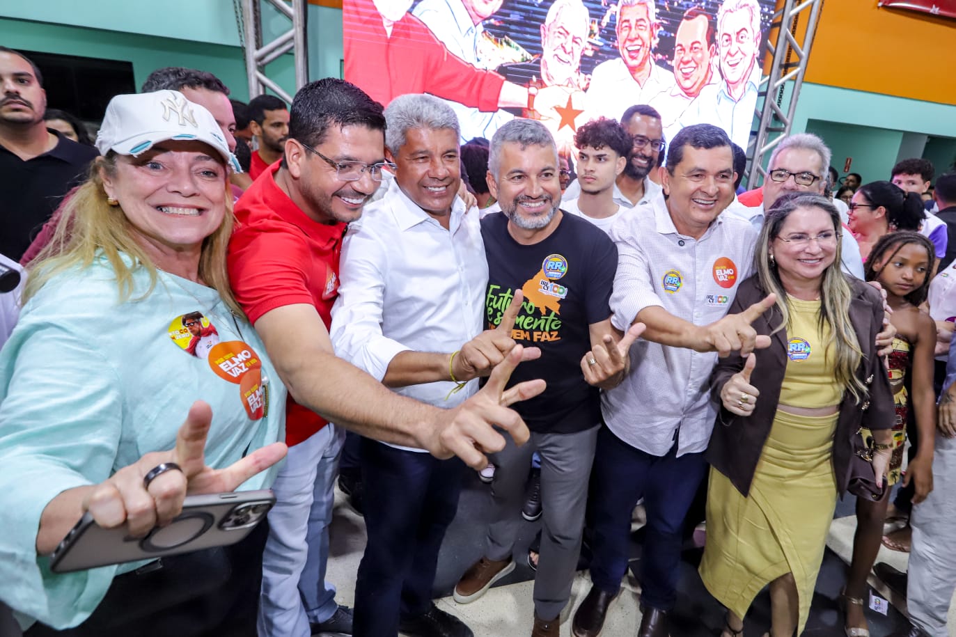 Na estreia do PGP em Irecê, Elmo Vaz anuncia obras do governo estadual