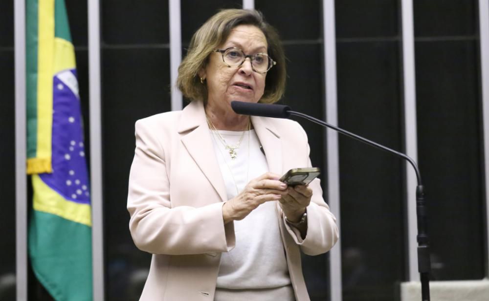 “Título de Cidadão é lançamento oficial da dobradinha Flávio Bolsonaro e ACM Neto na Bahia”, afirma Lídice
