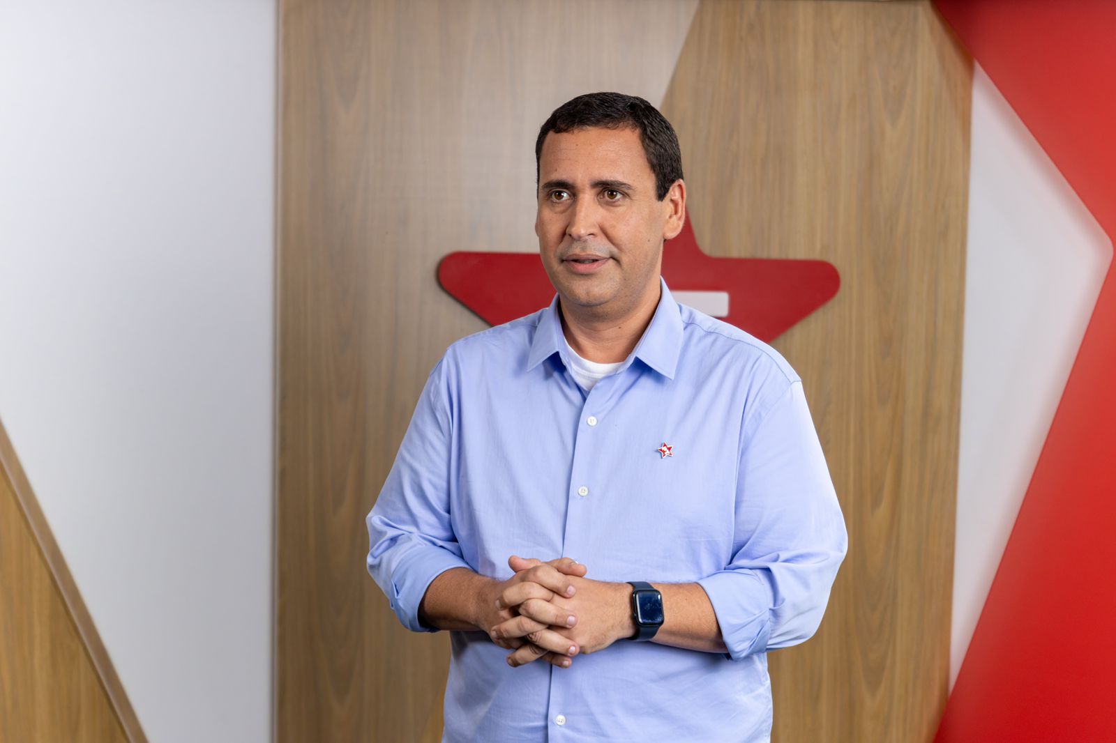 “O filho de Bolsonaro escolhido como candidato é o enrolado, o malandro”, dispara secretário do PT