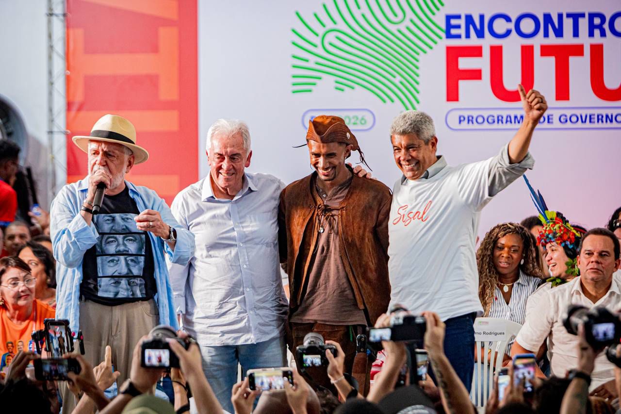 Em Serrinha, Wagner elege comparação de gestões como critério decisivo para o voto nas eleições