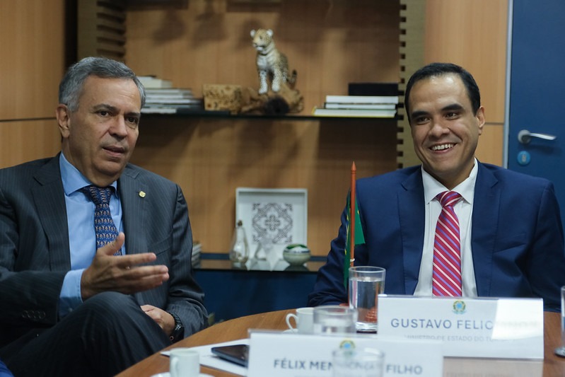 Obra na rodoviária e eventos náuticos são tema de audiência entre ministro do Turismo e deputado baiano