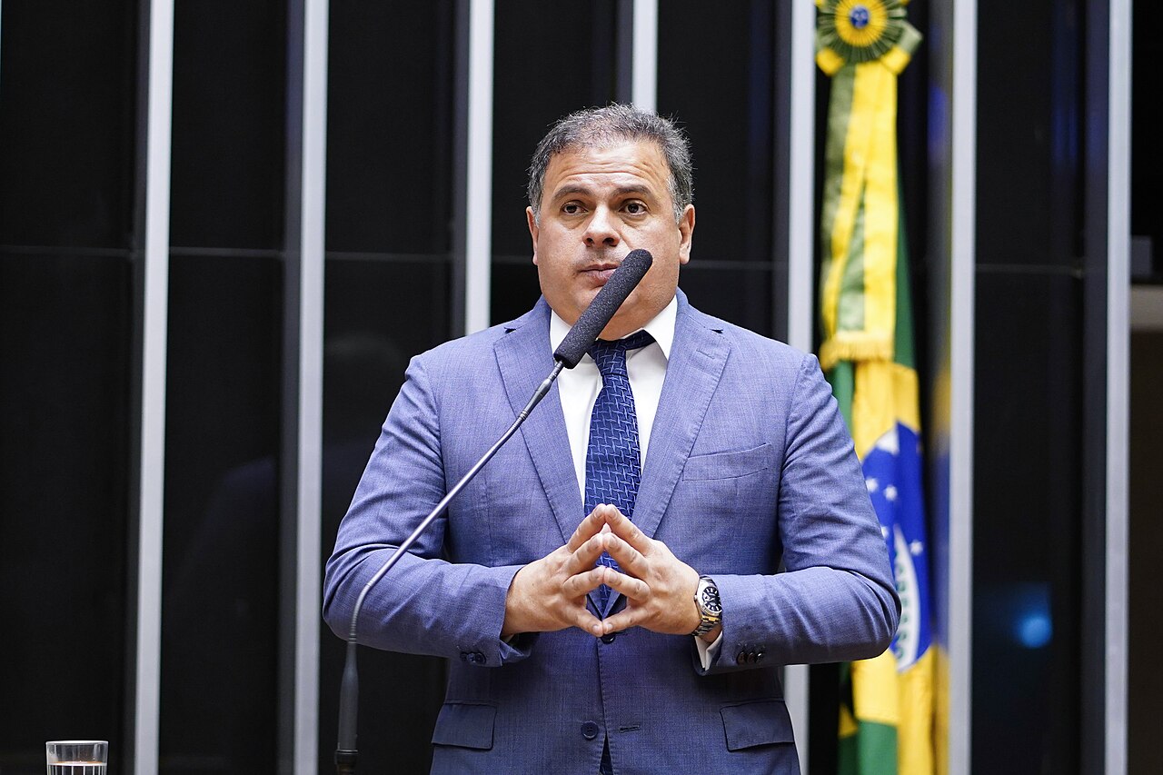 Deputado bolsonarista e aliado de ACM Neto admite que Jerônimo vencerá a eleição