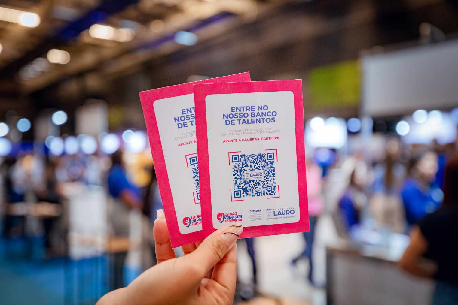 Prefeitura de Lauro ativa plataforma Currículo Online durante a Feira Emprega Transporte