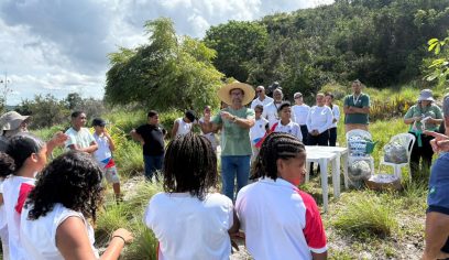 Camaçari: Sedur realiza plantio de 150 mudas nas Dunas de Jauá