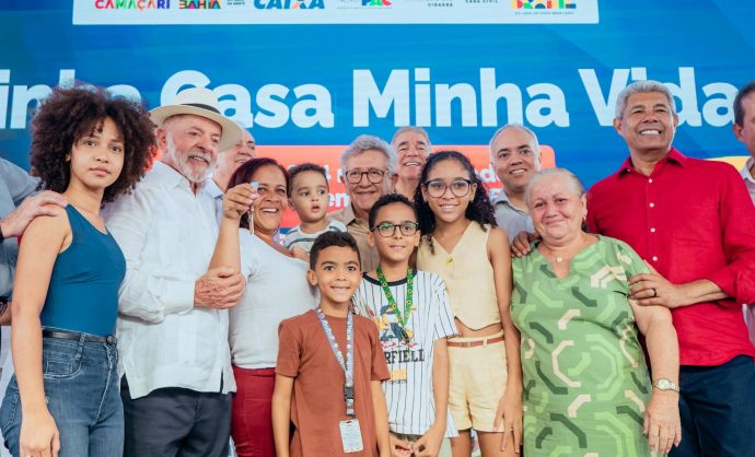 Lula e Jerônimo entregam apartamentos do MCMV para 384 famílias em Camaçari