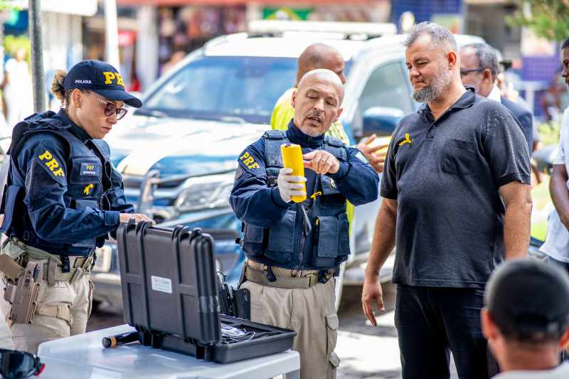 Camaçari: STT lança campanha do Maio Amarelo com ação inédita no Centro da cidade