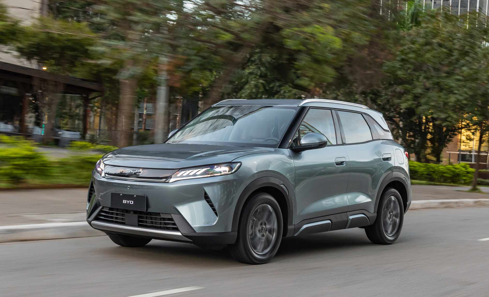 BYD apresenta o Atto 2, o primeiro SUV compacto híbrido plug-in flex da marca