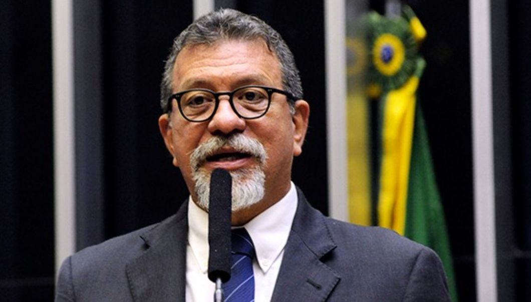 Afonso Florence diz que vinda de Flávio Bolsonaro à Bahia prova que ACM Neto é do bolsonarismo