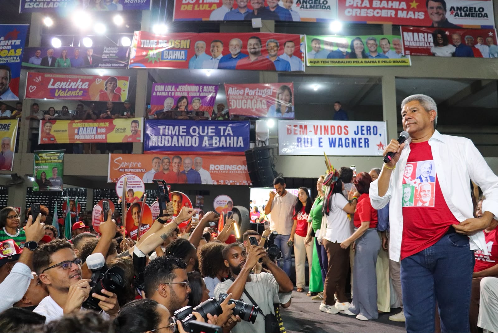 “Não é simplesmente escutar, é tirar do papel e transformar em política pública”, diz presidente do PT