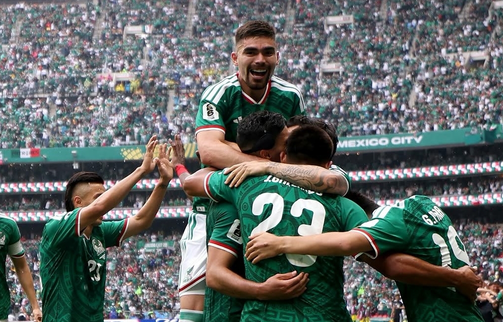México abre Copa vencendo África do Sul em duelo com três expulsões