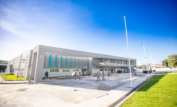 Novos equipamentos chegam à Policlínica Regional de Camaçari e reforçam fase final de preparação da unidade